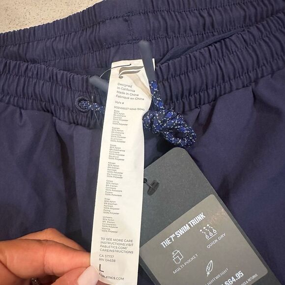 NEW WITH TAG! Men's Fabletics Navy Blue 7" Swim Trunk Size Large - Picture 4 of 6